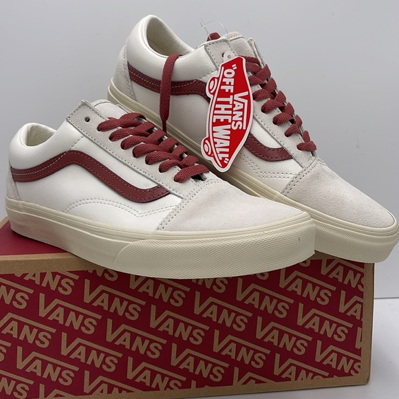 Vans Men’s White and Red Sneakers Old Skool
Vintage Pop Marshmallow/
VN0A4BW2R2S - Picture 5 of 16